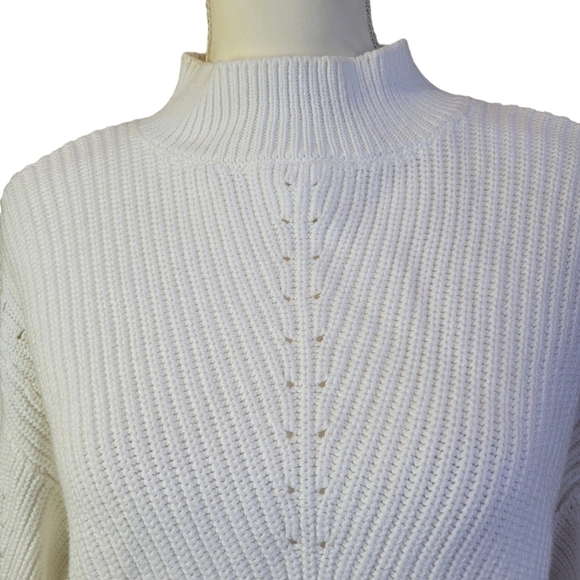 Forever 21 Ivory Cable Knit Sweater Size Small - Picture 4 of 10